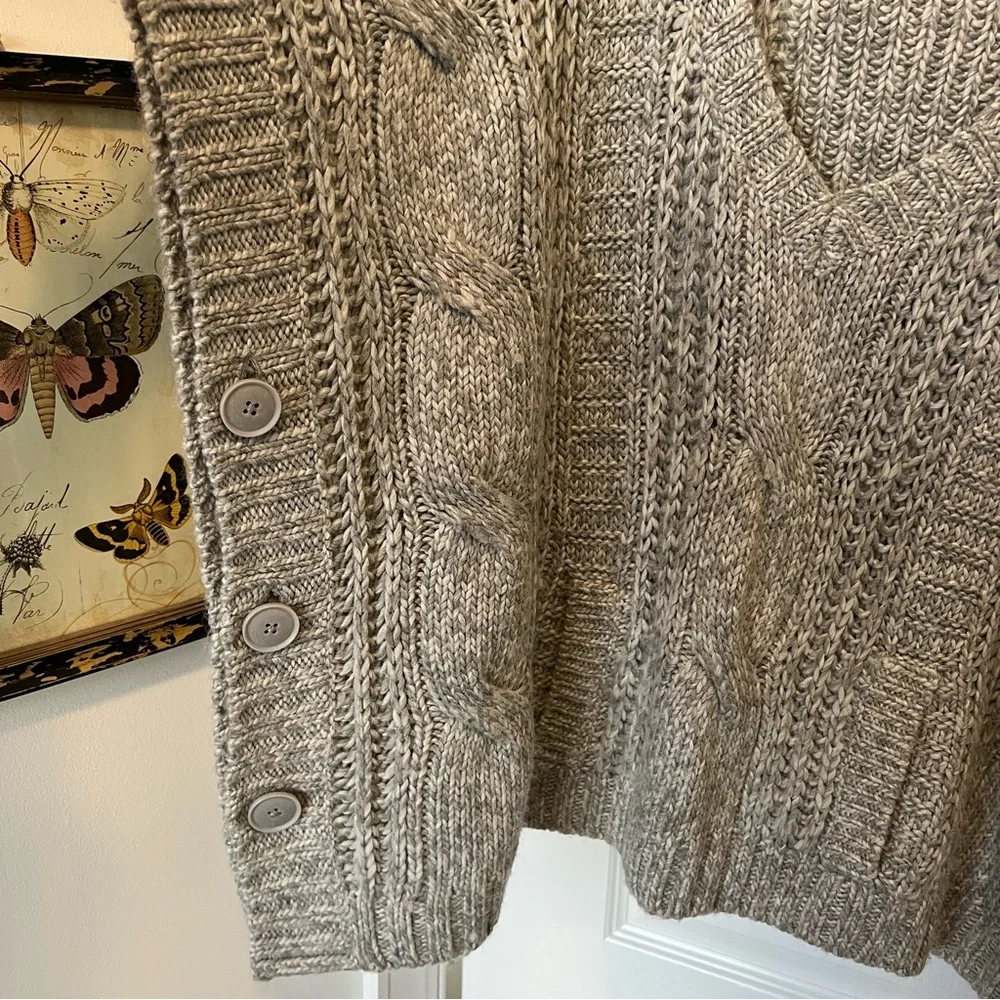 American Eagle Outfitters Gray Poncho Sweater Cableknit Cable Knit Button Size M - Picture 9 of 12